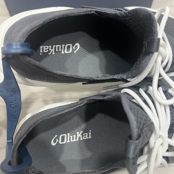 OLUKAI Holo Sneaker Men's Size US 8 Dark Shadow Shoes NEW with Box - Picture 5 of 8